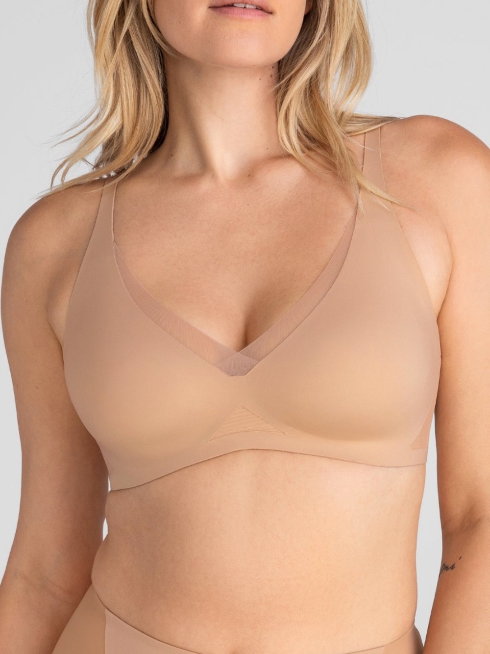 NWT HoneyLove CrossOver V-Neck Wireless Bra, Nude (Sand), Size M+ (36D/36DD)